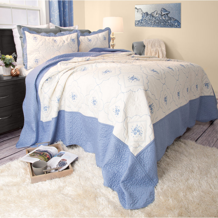 PLYH Blue/White Microfiber Quilt Set & Reviews Wayfair